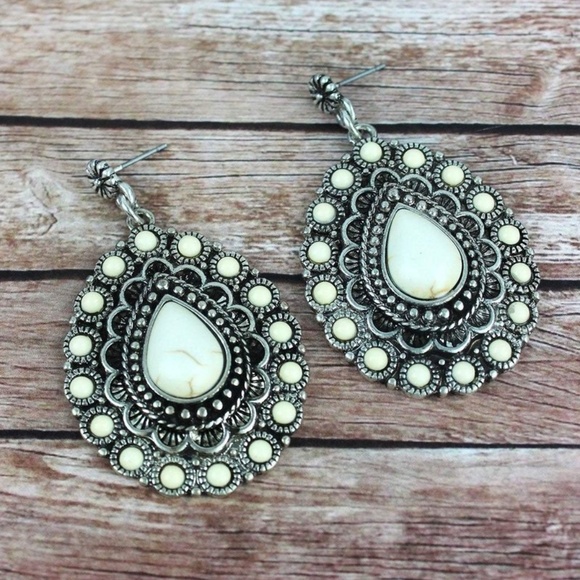 Western Faux Howlite Beaded Burnished Silvertone Teardrop Post Earrings NEW - Picture 4 of 6